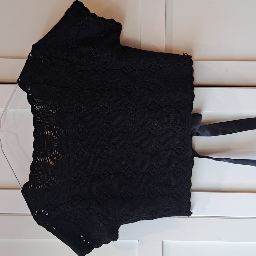 OXMO Super Cute Black Knit Tie-Front Short Sleeve Cardigan - Picture 5 of 5